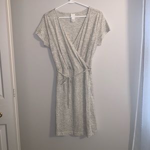 Knee-lengthened patterned dress